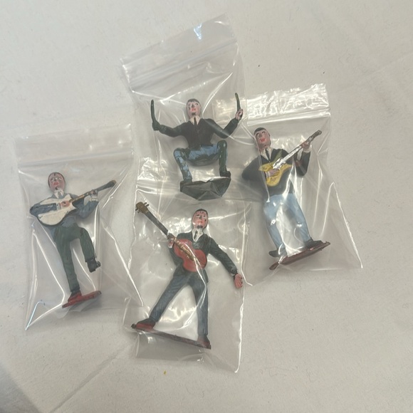 THE BEATLES CAKE DECORATION-VINTAGE. John, Paul, George & Ringo C-1960’s - Picture 10 of 10